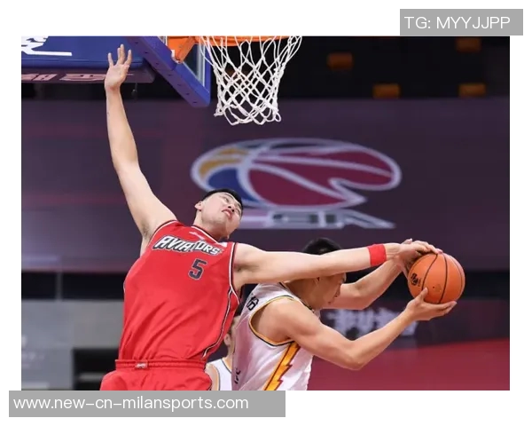 菜鸟埃奇库姆表现出色砍下23分5板4断尼德豪泽贡献6分10板2帽展现实力